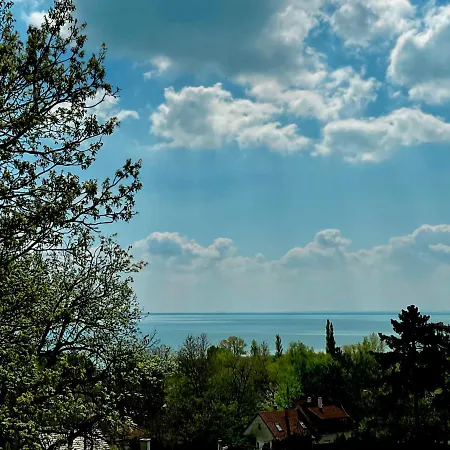 Fecskefeszek Vendeghaz Pensiune Balatonalmádi