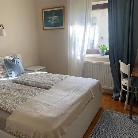 Pensiune Fecskefeszek Vendeghaz Balatonalmádi